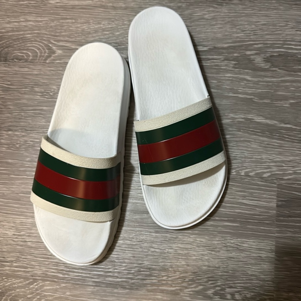 Gucci Web Slides